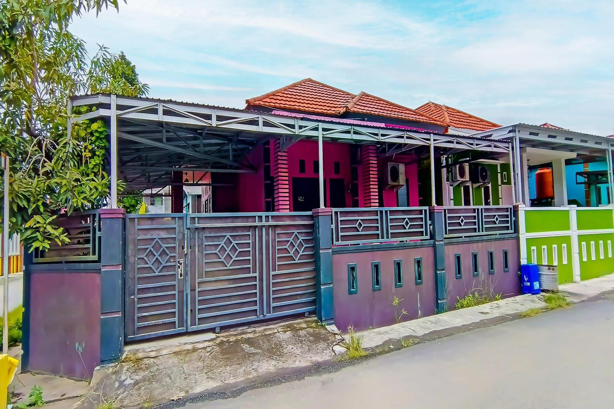 Spot On 92466 Adam Kost Syariahnearwisata Jembatan Barito Hotel Banjarmasin  Eksteriør billede