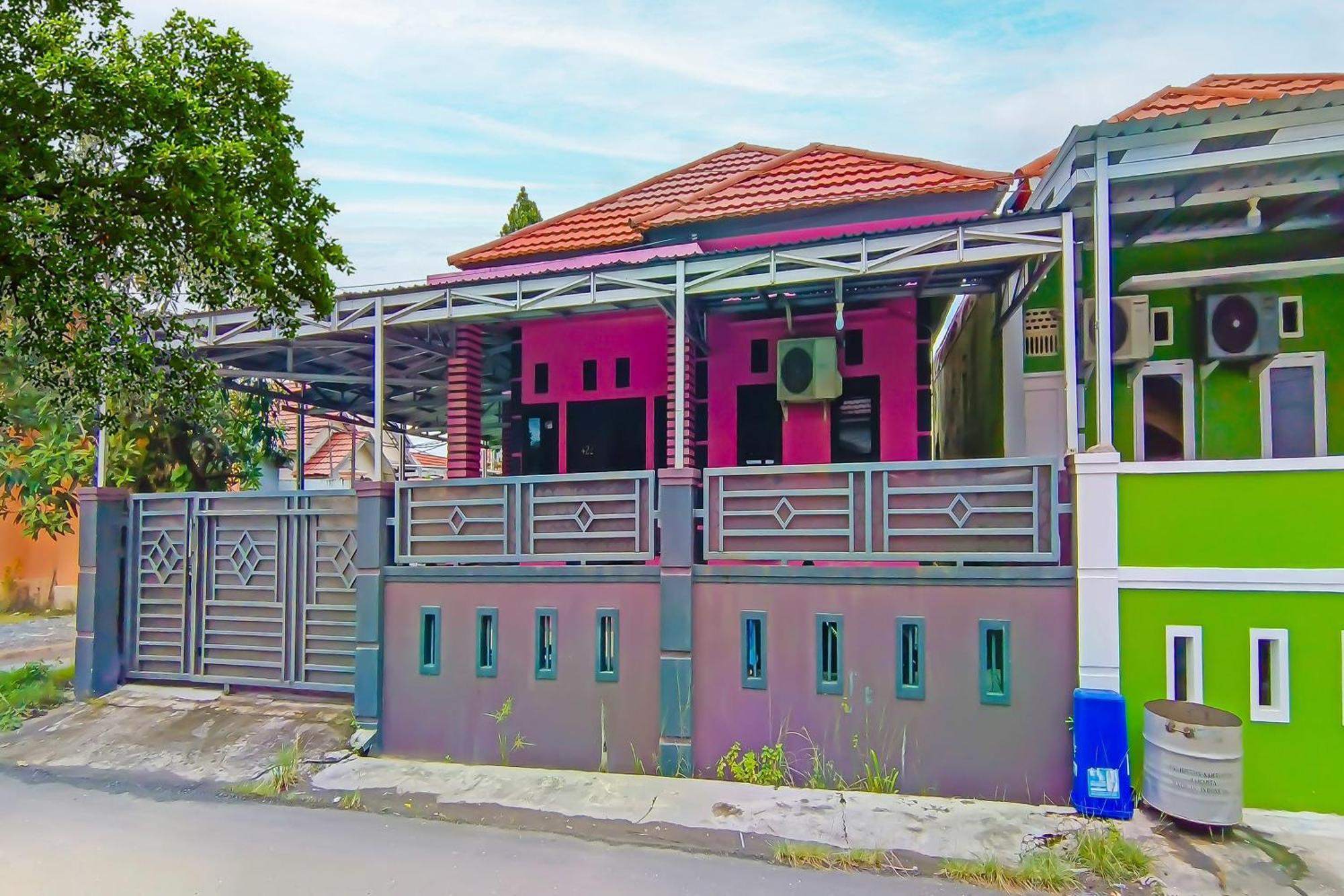 Spot On 92466 Adam Kost Syariahnearwisata Jembatan Barito Hotel Banjarmasin  Eksteriør billede